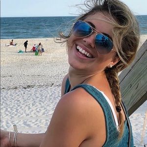 Meet your Posher, Ciara